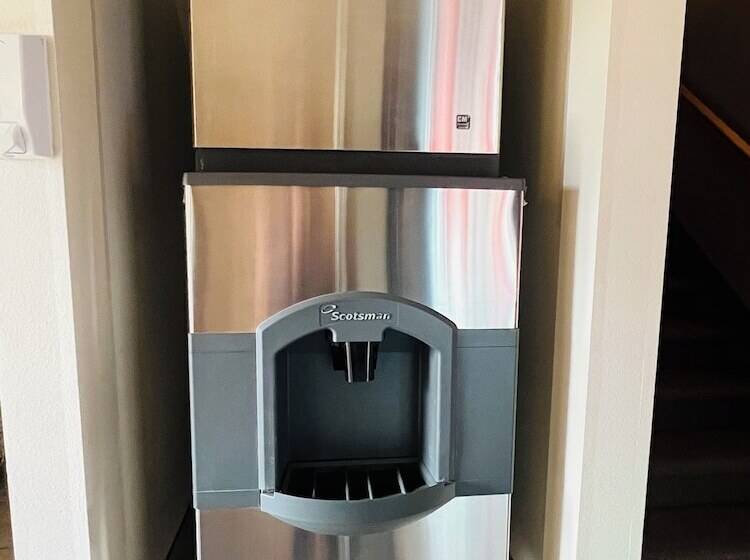 فندق Hawarden Harvest Inn