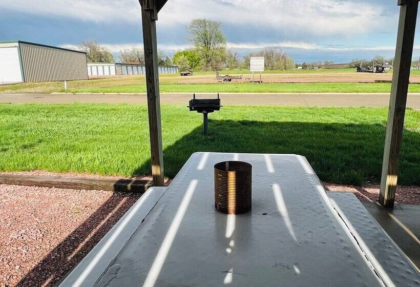 فندق Hawarden Harvest Inn