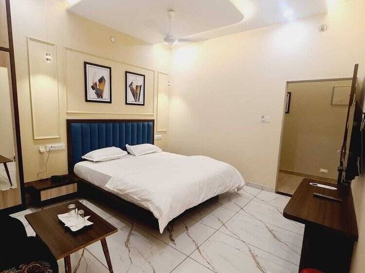 בית מלון כפרי Kaanjee