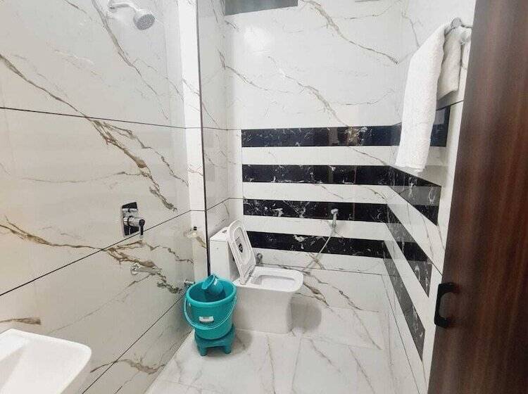 בית מלון כפרי Kaanjee