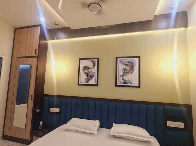 בית מלון כפרי Kaanjee