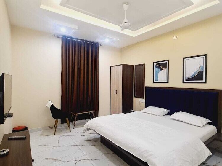 בית מלון כפרי Kaanjee