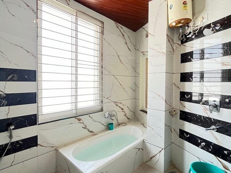 בית מלון כפרי Kaanjee