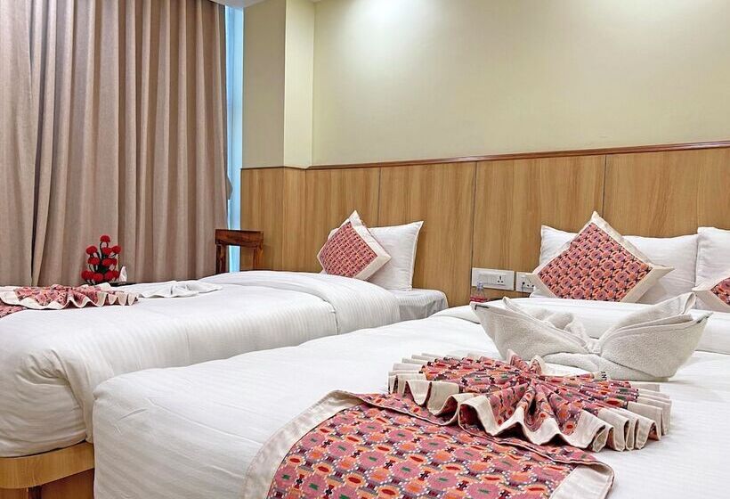 فندق Lumbini Airport