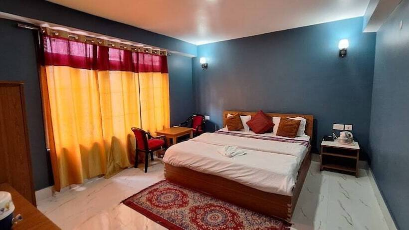 Отель The 4 Season Sikkim Pelling