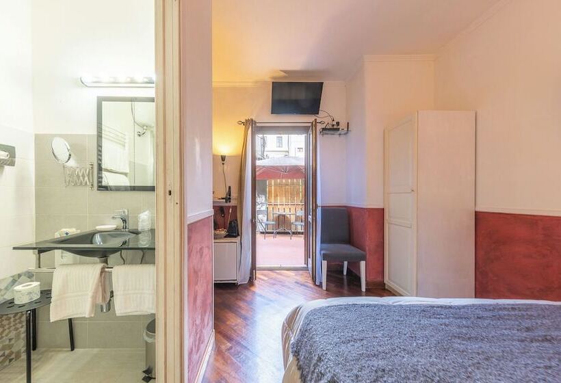 پانسیون Room In B&b   Camera Doppia In History House