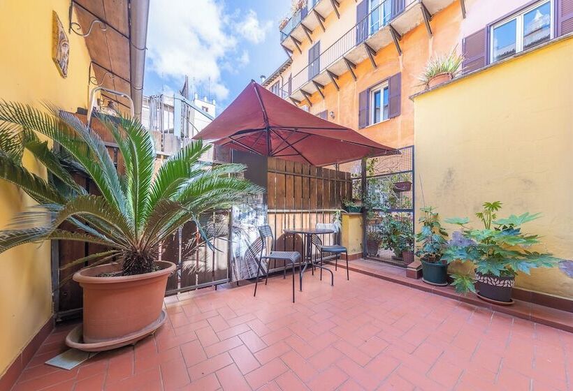 پانسیون Room In B&b   Camera Doppia In History House