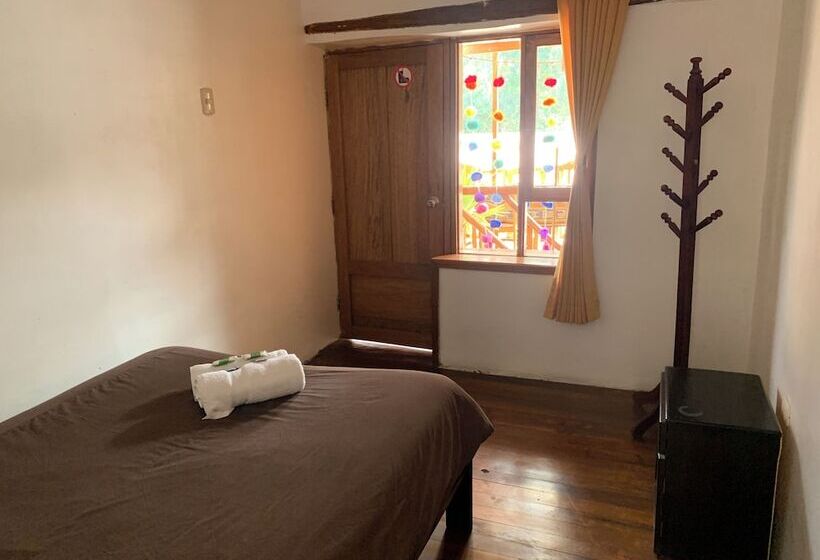 تختخواب و صبحانه Pacha House