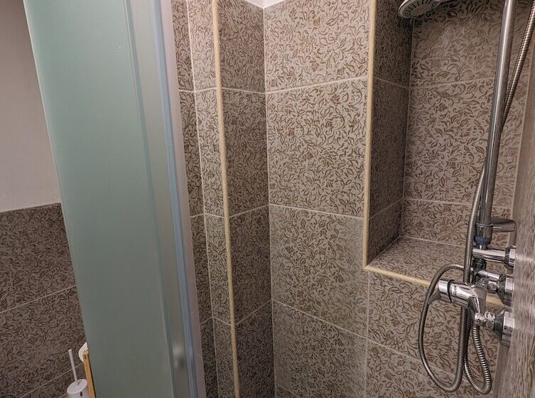 Bed and Breakfast The Art Of Leo