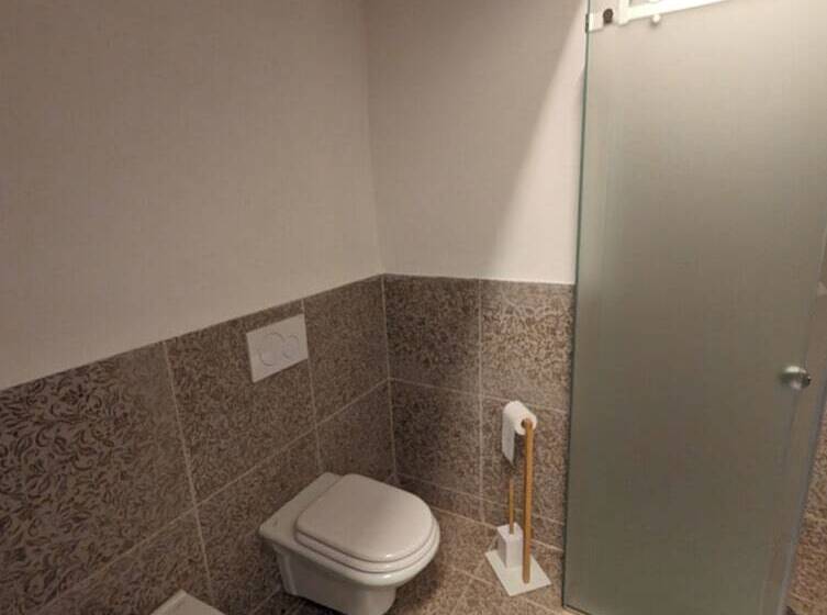 Bed and Breakfast The Art Of Leo