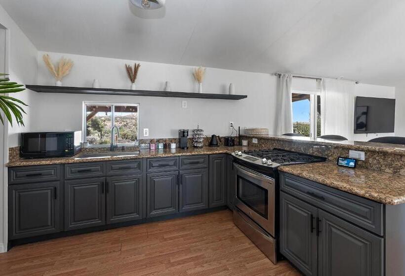 Bed and Breakfast Wind Desert Spirit Pioneertown