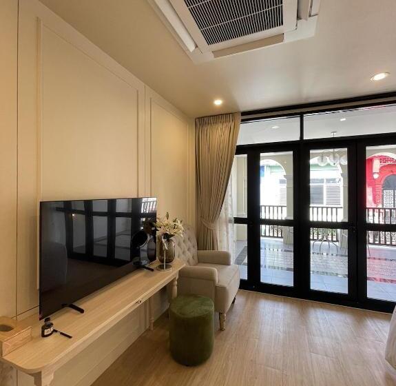 酒店 Hawa House Phuket