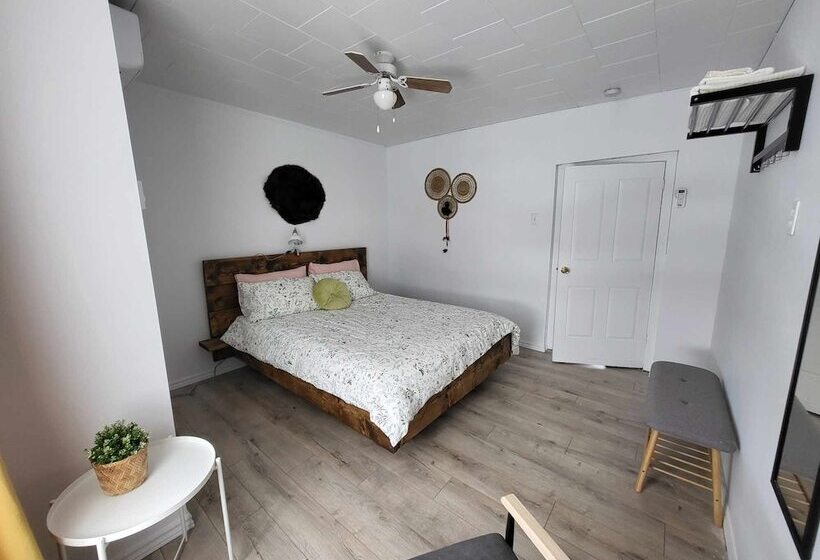 酒店 Kwe Café & Auberge