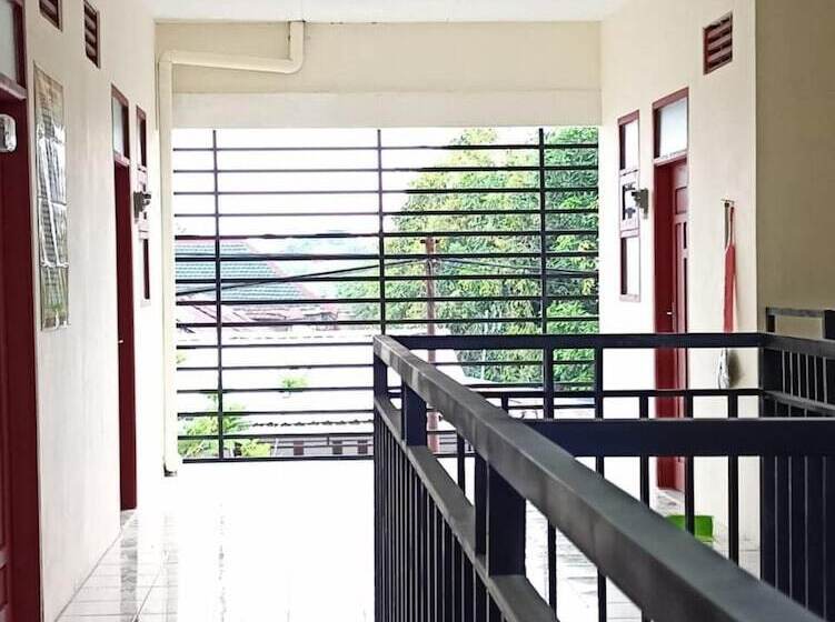 בית מלון כפרי Spot On 93966 Dhiya Guest House Syariah