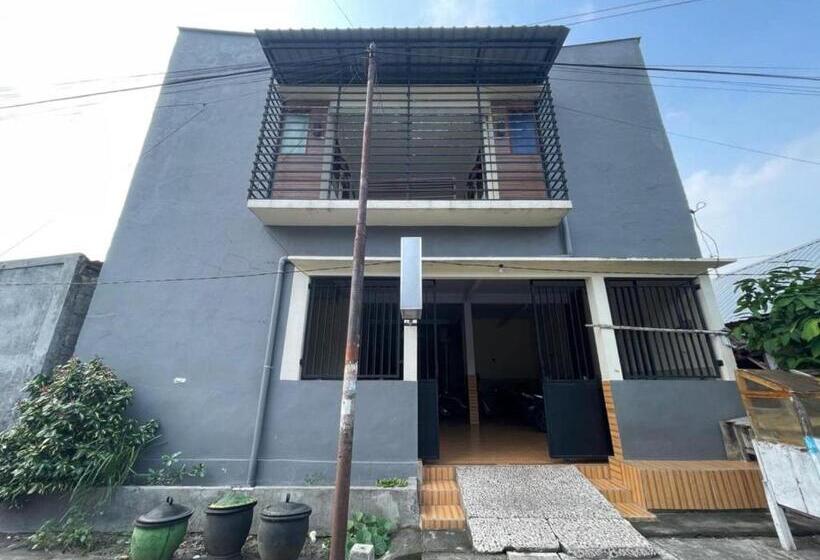 בית מלון כפרי Spot On 93966 Dhiya Guest House Syariah