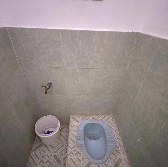 فندق Spot On 93967 Hasna Guest House Syariah