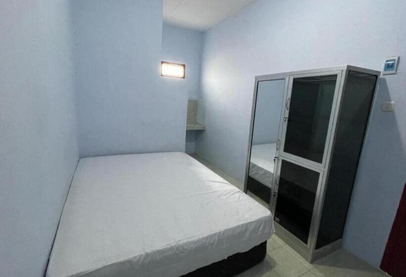 فندق Spot On 93967 Hasna Guest House Syariah