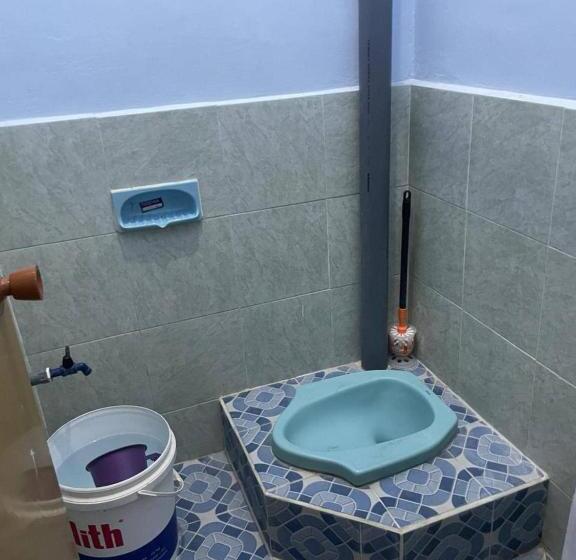 فندق Spot On 93967 Hasna Guest House Syariah