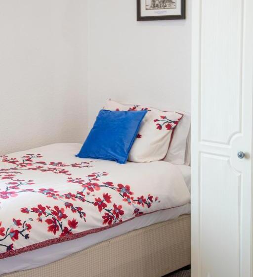 Отель The Highlands, Bispham