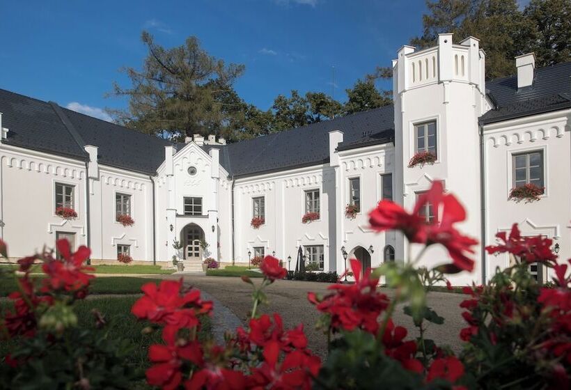 فندق Zámek Kvasetice