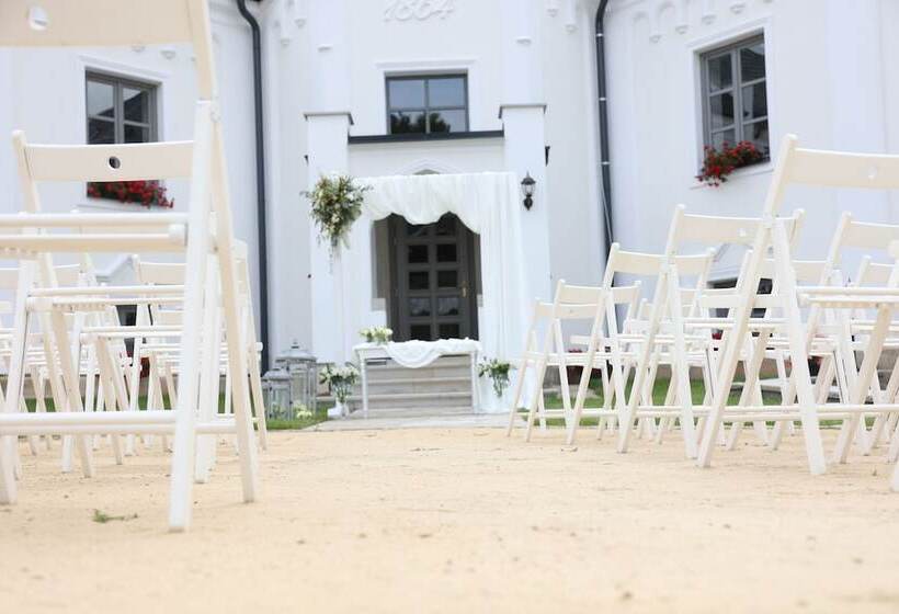 فندق Zámek Kvasetice