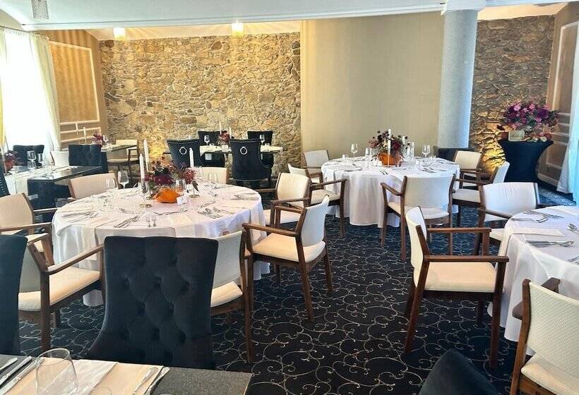 فندق Zámek Kvasetice