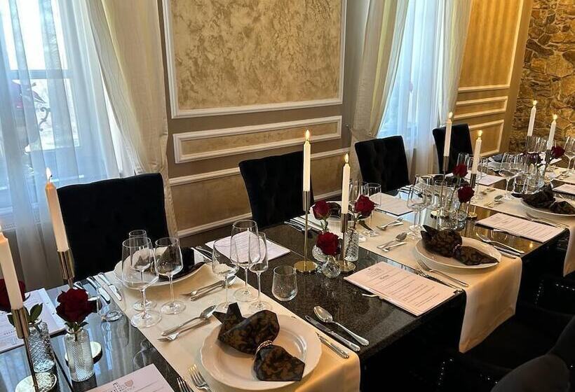 فندق Zámek Kvasetice