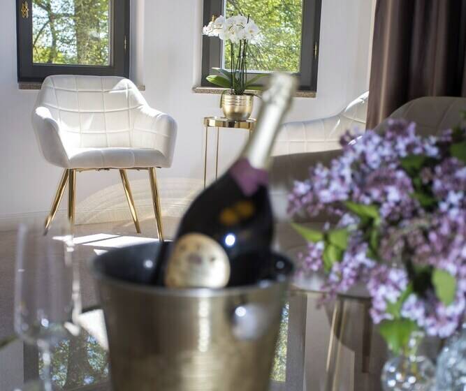 فندق Zámek Kvasetice