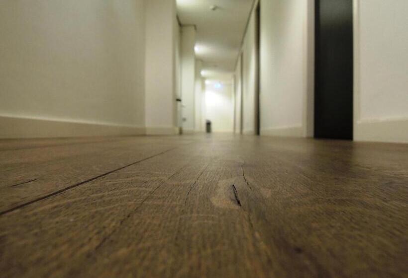 הוסטל 3be Backpackers Bed & Breakfast Eindhoven