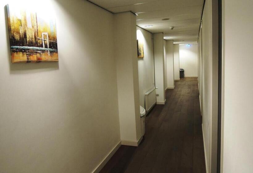 הוסטל 3be Backpackers Bed & Breakfast Eindhoven