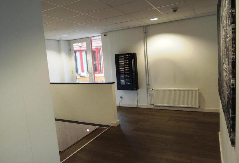 הוסטל 3be Backpackers Bed & Breakfast Eindhoven