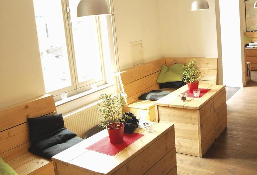 הוסטל 3be Backpackers Bed & Breakfast Eindhoven