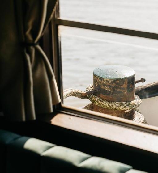 호스텔 Botel Maastricht