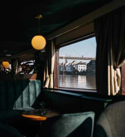 호스텔 Botel Maastricht