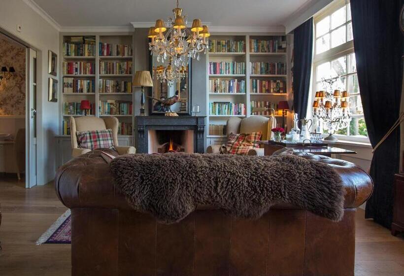 B & B Hotel The Baron Crown