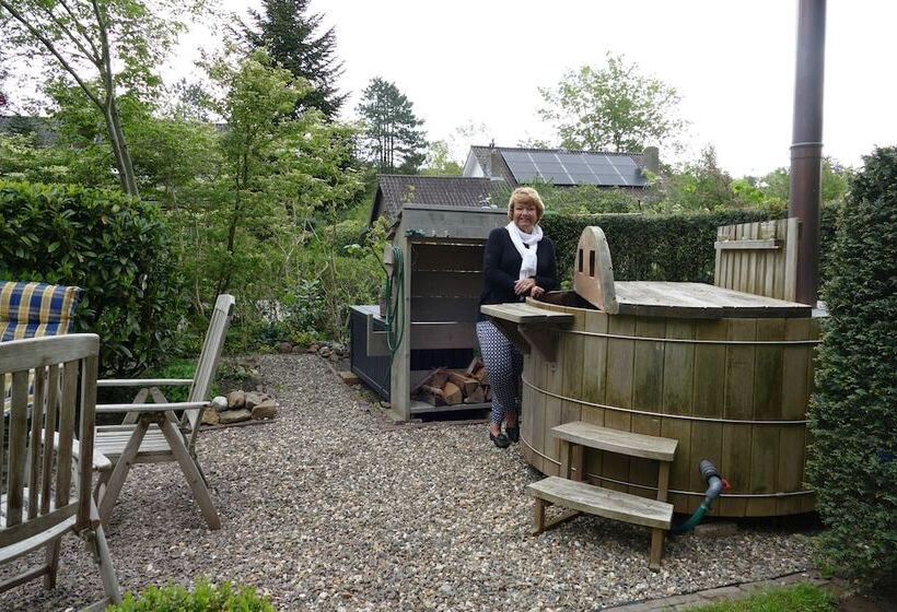 B&b Opdeparkkamp Met Laadpaal Voor Elektrische Auto S