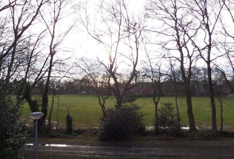 B&b Opdeparkkamp Met Laadpaal Voor Elektrische Auto S