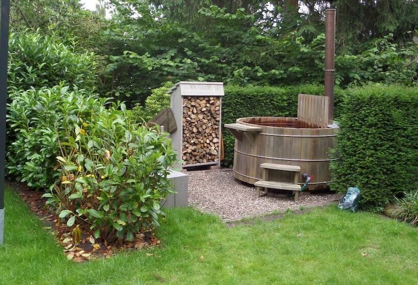 B&b Opdeparkkamp Met Laadpaal Voor Elektrische Auto S