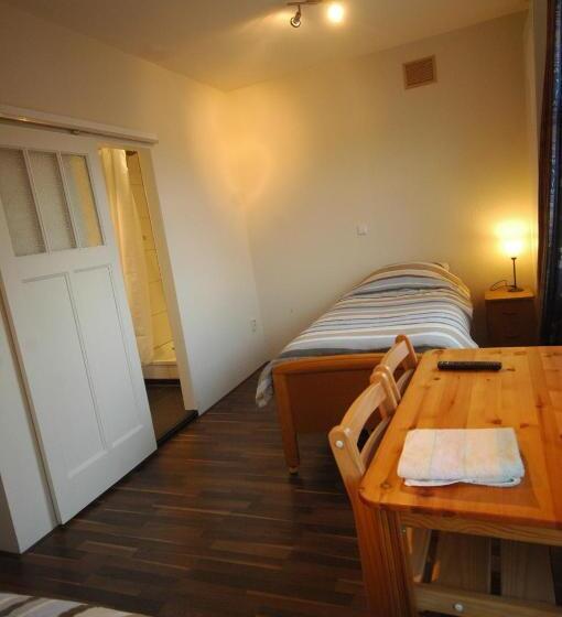 تختخواب و صبحانه Ensche Day Inn