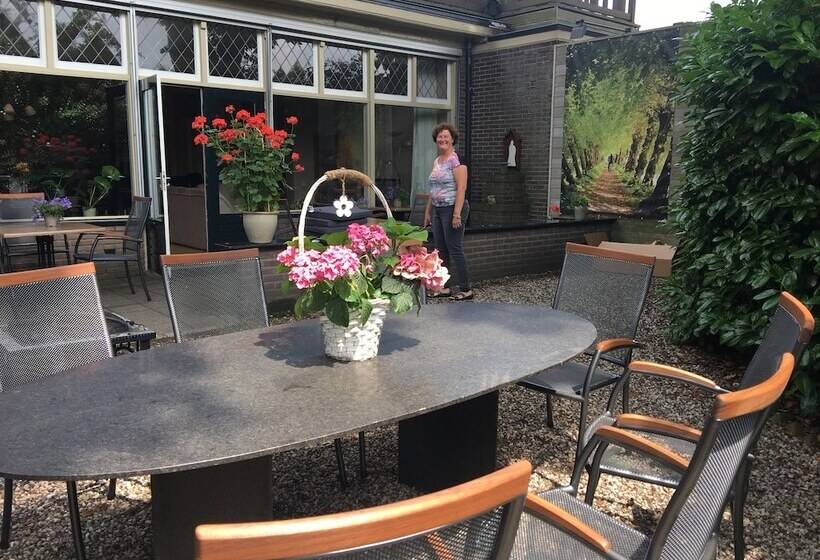 تختخواب و صبحانه Gasthuis Pension Via Quidam