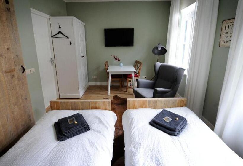 Bed and Breakfast Oekepoek Down Town