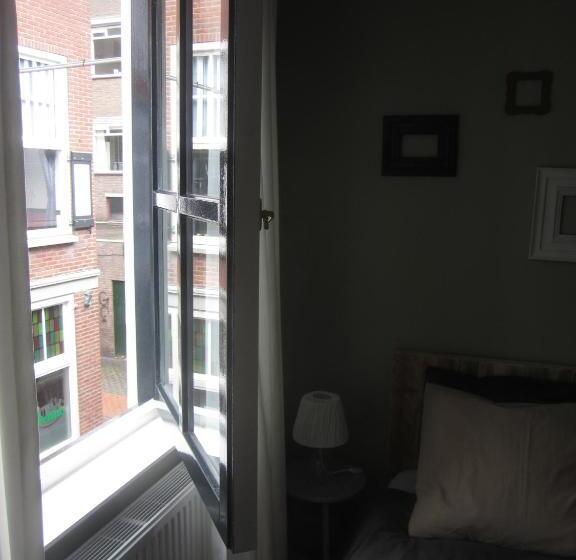 Bed and Breakfast Oekepoek Down Town