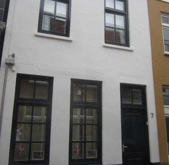 Bed and Breakfast Oekepoek Down Town