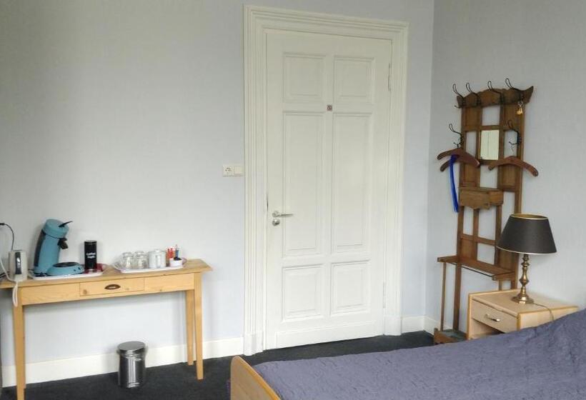 تختخواب و صبحانه Op De Burg