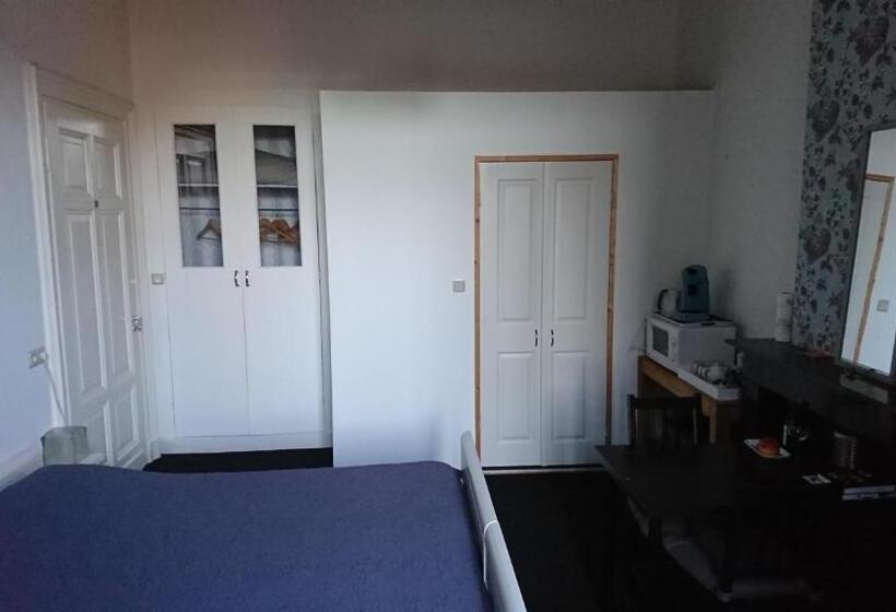 تختخواب و صبحانه Op De Burg