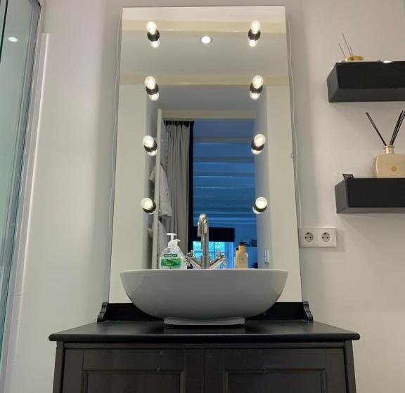 Bed and Breakfast Place To Be