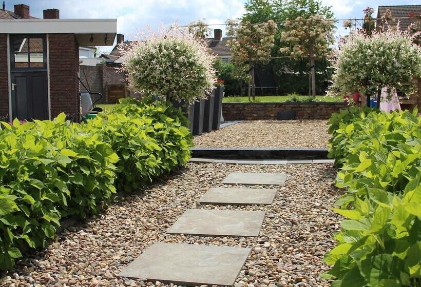 تختخواب و صبحانه Slapen & Smullen