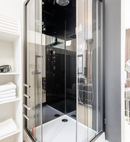 تختخواب و صبحانه Zocher6 Bnb A Monumental Town House In The City Center