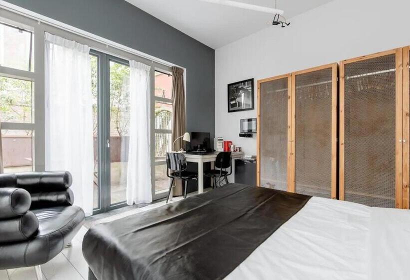 تختخواب و صبحانه Zocher6 Bnb A Monumental Town House In The City Center