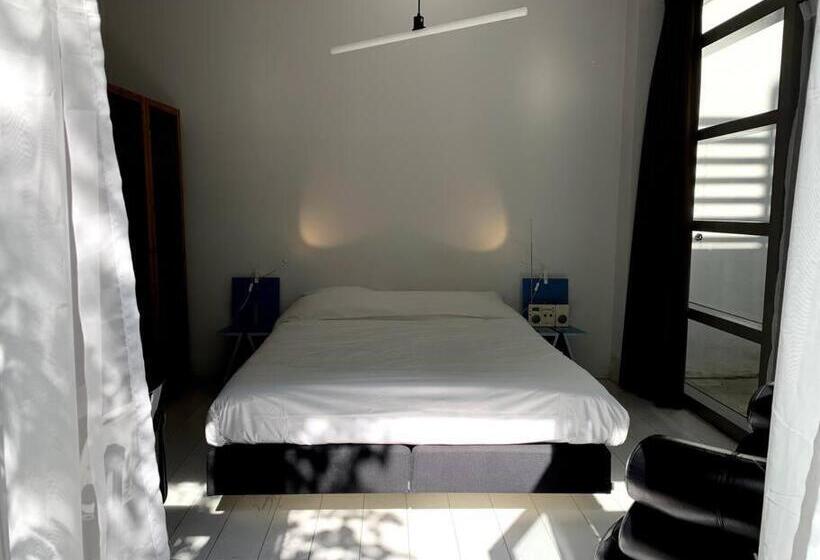 تختخواب و صبحانه Zocher6 Bnb A Monumental Town House In The City Center